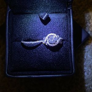 1.5ct Natural Round Diamond Engagement Ring and Wedding Band.